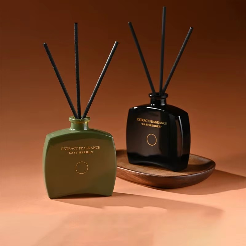 น้ำหอมปรับอากาศแบบก้านไม้หอม 1 - Perfume La Fragrance บทวิจารณ์และราคา