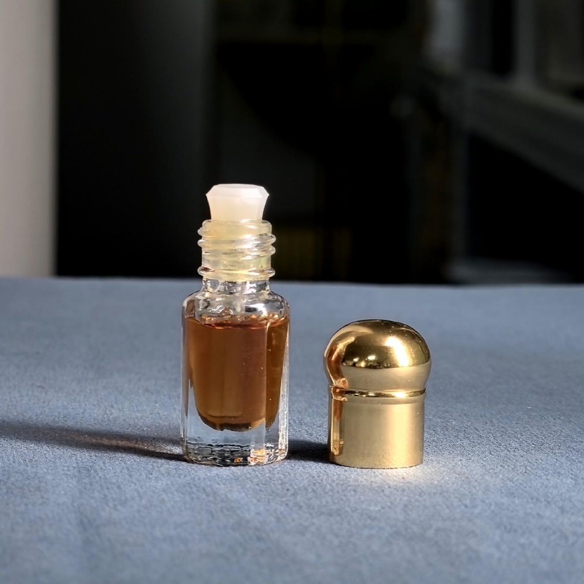น้ํามันหอมระเหยไม้กฤษณาบริสุทธ - Sandalwood Perfume Oil บทวิจารณ์และราคา